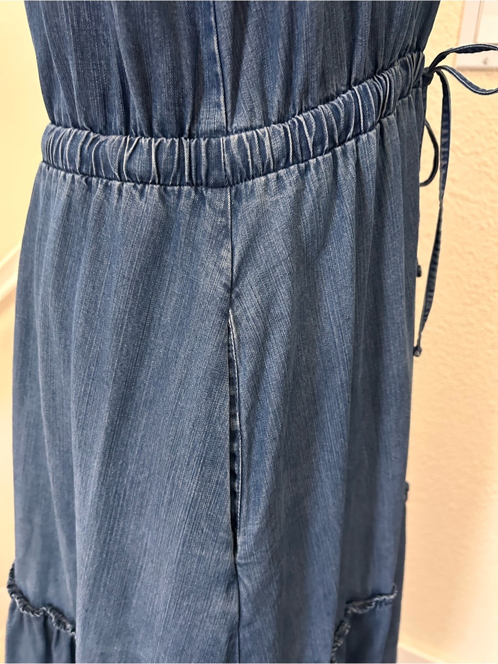 Lands' End Lyocel Tiered Midi Dress Sleeveless Denim Blue Size L Vneck pockets - Picture 3 of 10